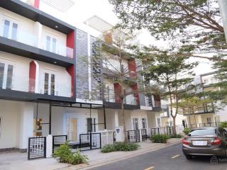 Nhà phố valencia nguyễn duy trinh quận 9, nhà mới đẹp, có 5 phòng ngủ, giá thuê 11 triệu