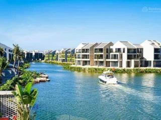 Cần bán căn biệt thự view sông bến du thuyền sl3 210m2 giá chỉ 11 tỉ  0936 325 ***