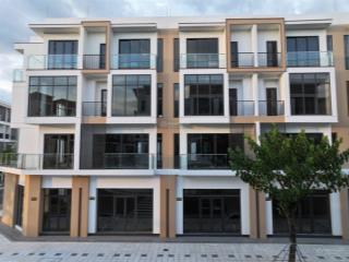 Bán căn nhà phố. 1 trệt 3 lầu 1 tum. giá gốc cđt. chiết khấu lên đến 14%.  0939 311 *** pkd cđt