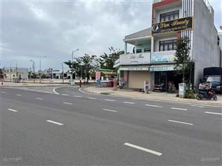 Chính chủ 1 lô 80m2 trong tđc lộc an  bình sơn, gía 1ty620 đối diện trường, không lỗi phong thủy