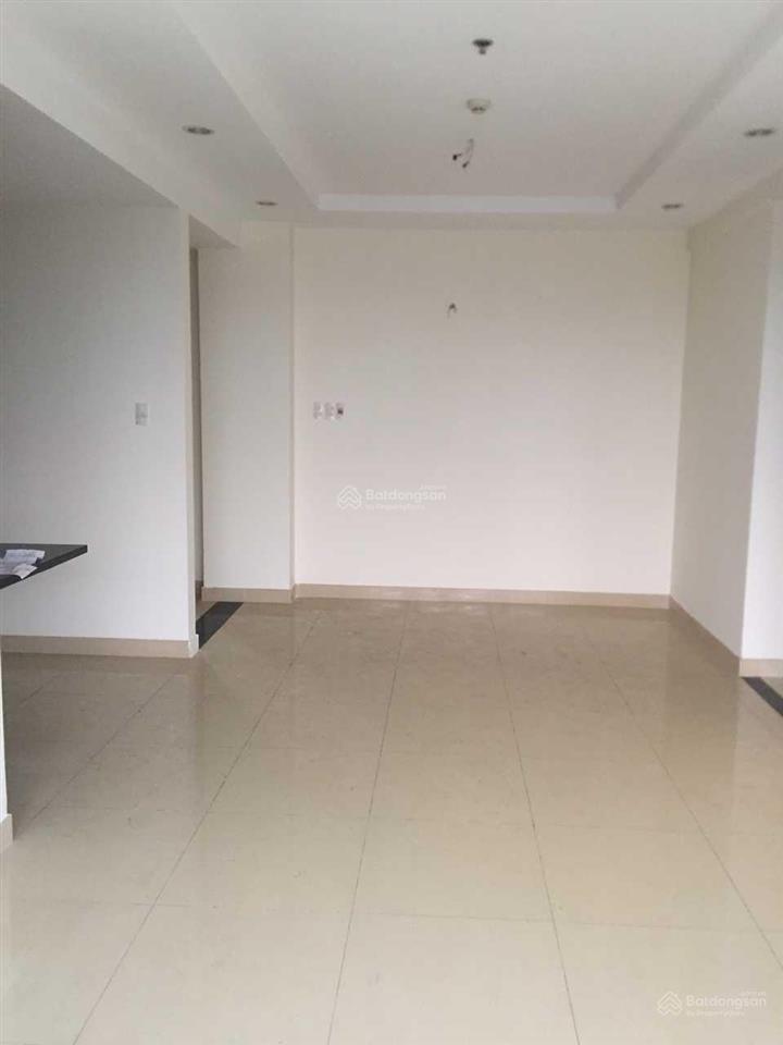 Bán gấp căn hộ cao ốc hưng phát 82m2, 2 phòng ngủ, 2 wc, giá 3.25 tỷ full nội thất