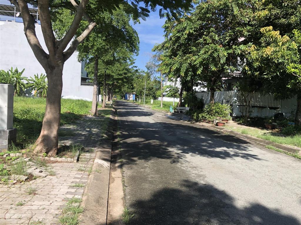 Bán lô nhà phố dự án vạn phát hưng dt 6x22m đường 16mét giá 42tr/m2  0911 630 *** gặp phong