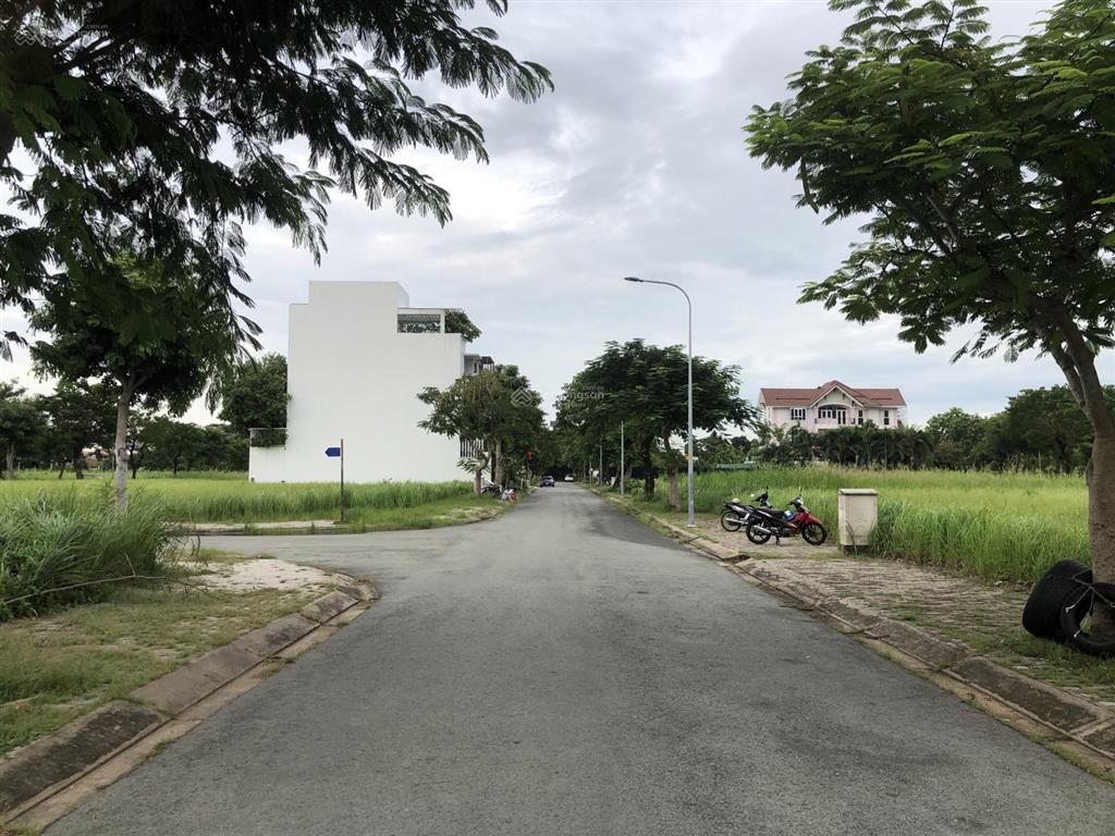 Bán lô nhà phố dự án vạn phát hưng dt 6x22m đường 16mét giá 42tr/m2  0911 630 *** gặp phong