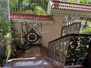 Cần bán nhanh căn biệt thự 1 hầm 1 trệt 3 lầu kdc 6b t30 đường phạm hùng giá 17ty5 sổ hồng