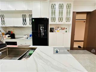 Bán gấp midtown m8 phú mỹ hưng nội thất cao cấp chỉ 7.9 tỷ view đông nam.  0903 388 *** đào tú