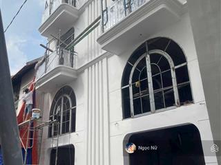 Hiếm có chdv  6pn có thang máy full nội thất dự kiến thu nhập 36tr/th gần phạm văn đồng lđ