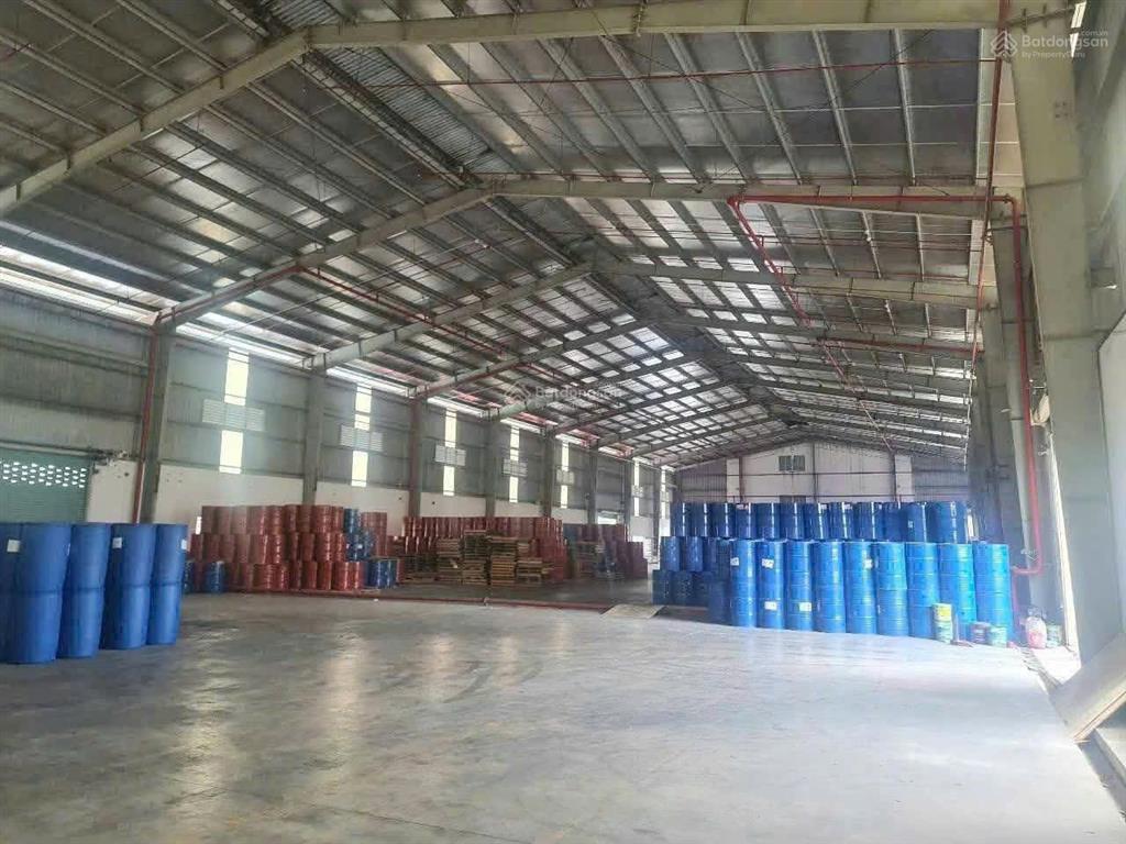 Bán gấp kho 3.000m2, sổ hồng riêng, hoàn công đầy đủ. thương lượng mạnh
