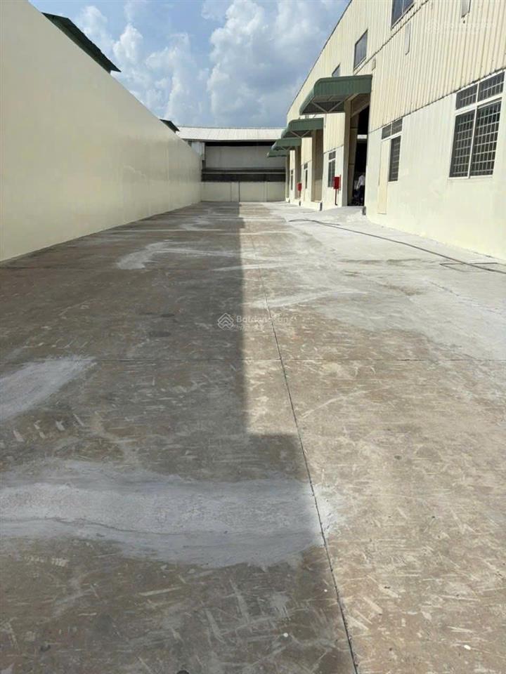 Bán đất skc hơn 5400m2, đã có sẵn nhà xưởng hơn 2500m2, pháp lý chuẩn