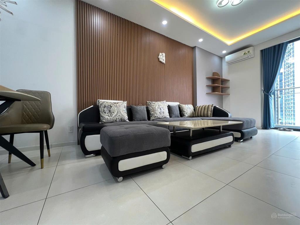 Chính chủ cho thuê căn hộ 2pn 2wc 93m2 full nội thất mới làm  0932 879 ***