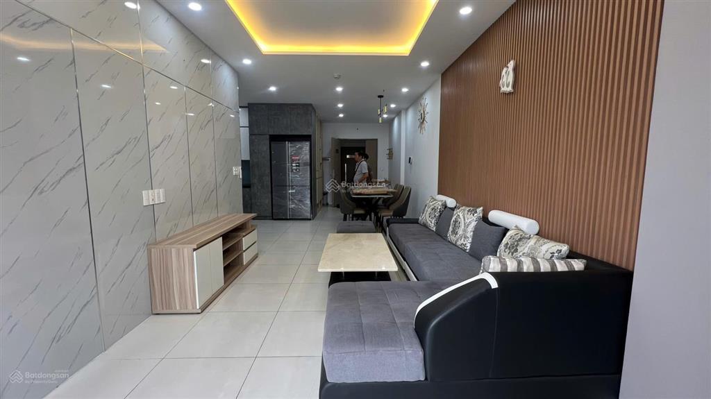 Chính chủ cho thuê căn hộ 2pn 2wc 93m2 full nội thất mới làm  0932 879 ***