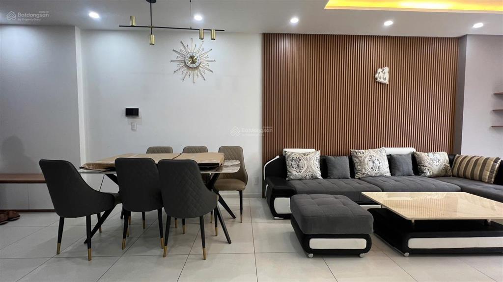 Chính chủ cho thuê căn hộ 2pn 2wc 93m2 full nội thất mới làm  0932 879 ***