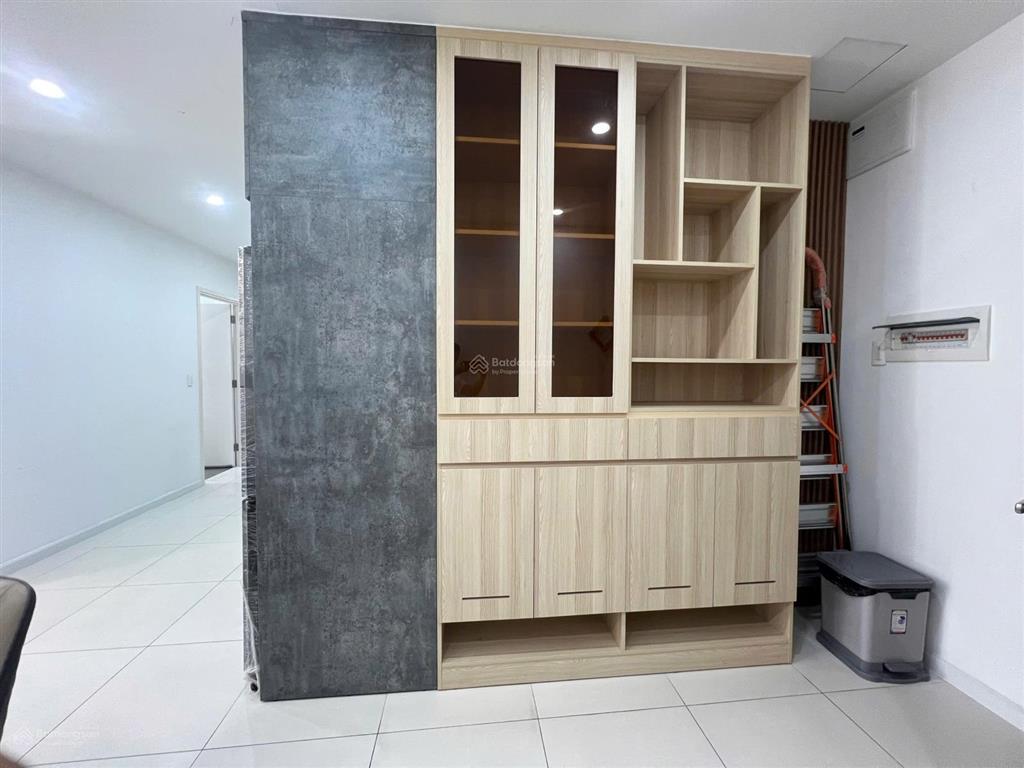 Chính chủ cho thuê căn hộ 2pn 2wc 93m2 full nội thất mới làm  0932 879 ***