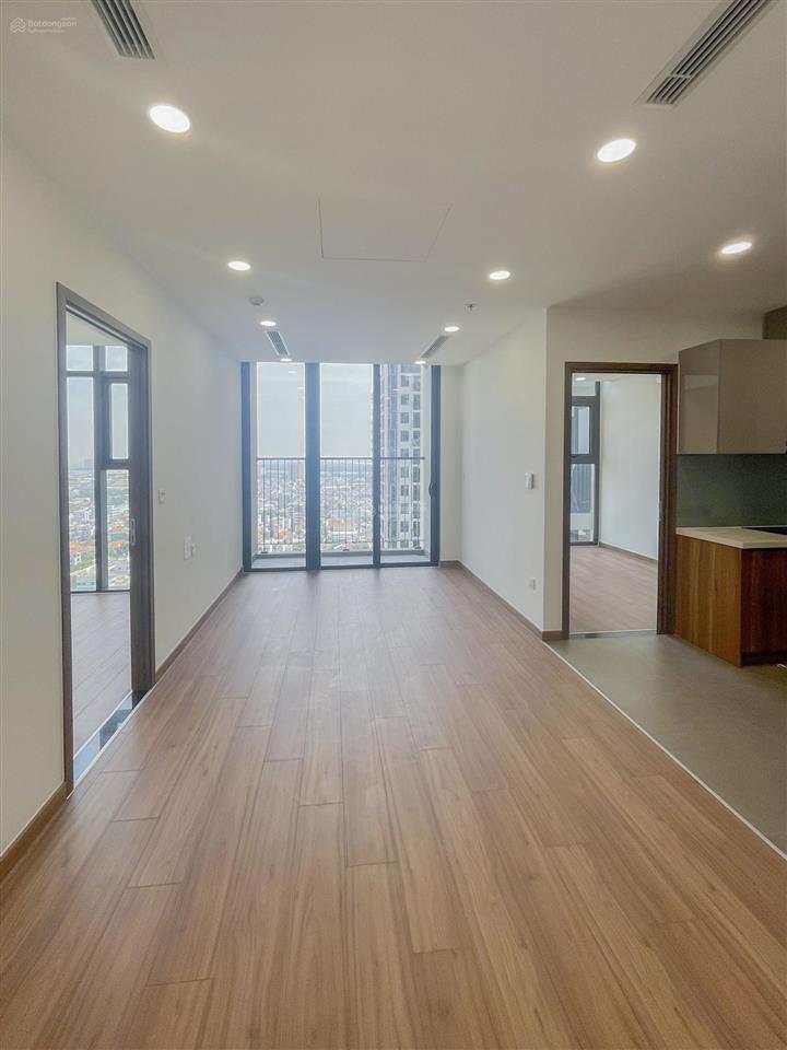 Chính chủ cần bán gấp căn hộ eco green quận 7, loại 2pn  xem nhà 0932 879 ***