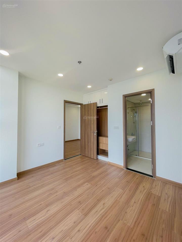 Chính chủ cần bán gấp căn hộ eco green quận 7, loại 2pn  xem nhà 0932 879 ***