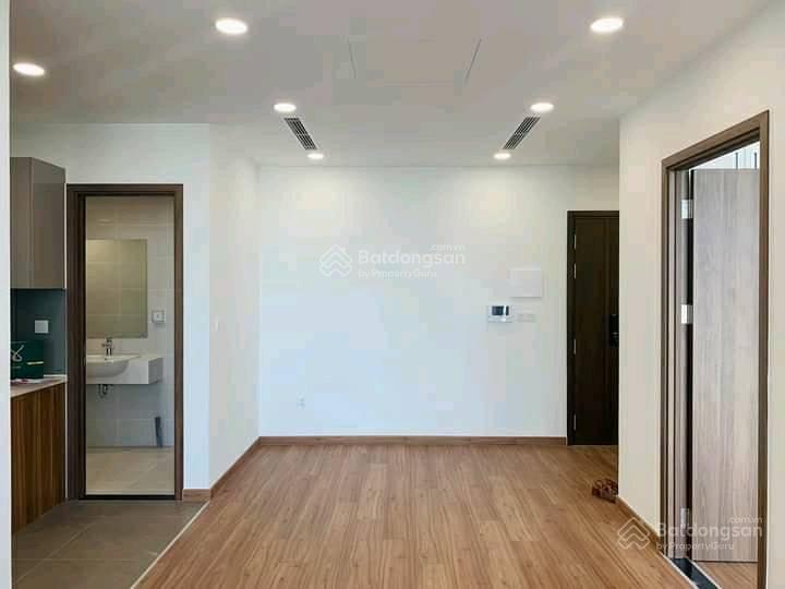 Chính chủ cần bán gấp căn hộ eco green quận 7, loại 2pn  xem nhà 0932 879 ***