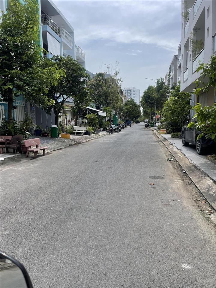 Bán lô đất nhà phố khu sadeco phước kiển a, đường 12m dt 5*20m, giá bán 9.5 tỷ thương lượng