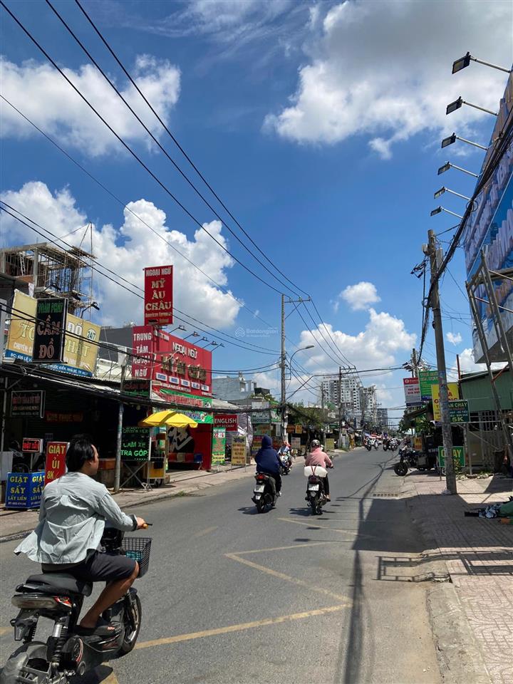Bán nhà mặt phố lê văn lương, 135 triệu/m2, 174m2, view đẹp, nhà bè, hcm