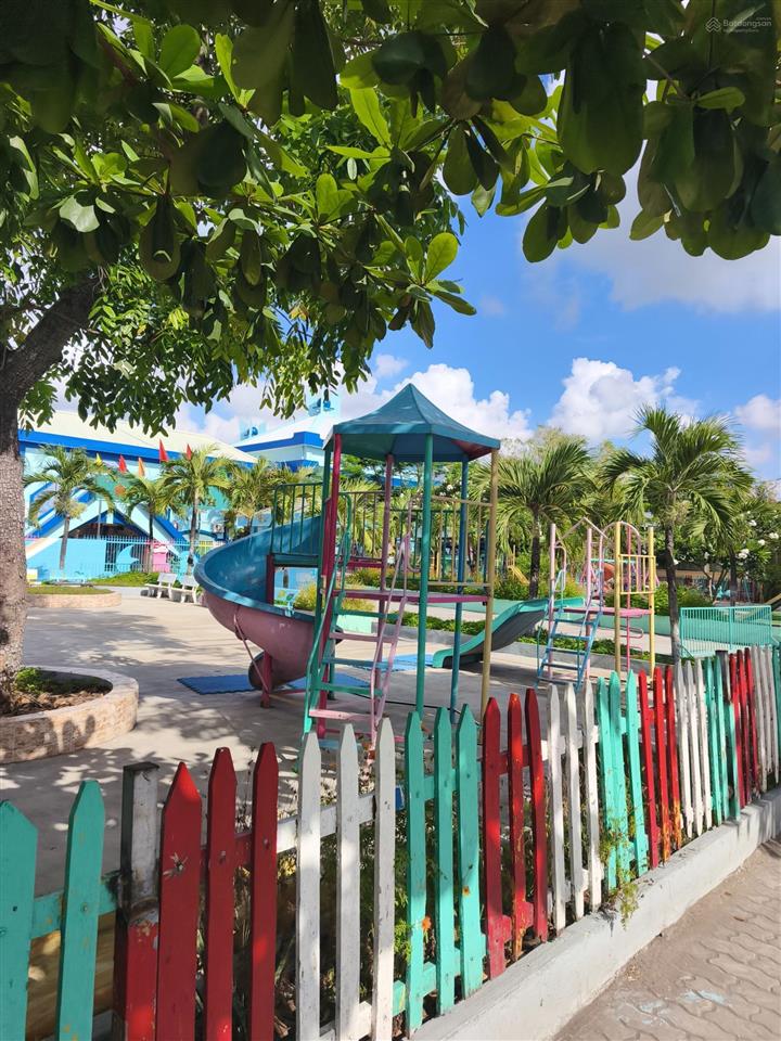 Nhà nát mặt tiền đường nguyễn văn tạo, giá 19 tỷ, dt 1100m2, thổ cư 107m2, ngang 8m, xã long thới
