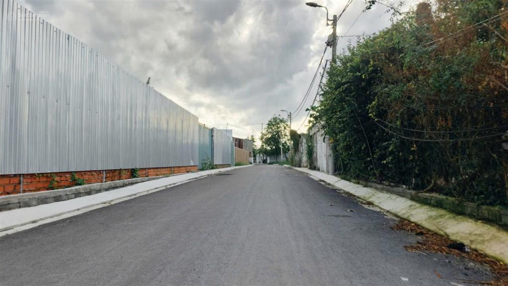 Hailongreal đất bán 24tr/m2, dt 18*15m, 275m2, đường 8m, 1991/lê văn lương, gần 3 trường đại học