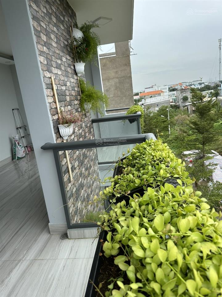 Hailongreal nhà bán rẻ nhất khu vực, 7,5 tỷ, dt 7x14m, 4 tầng, mới 100%, 409/nguyễn văn tạo