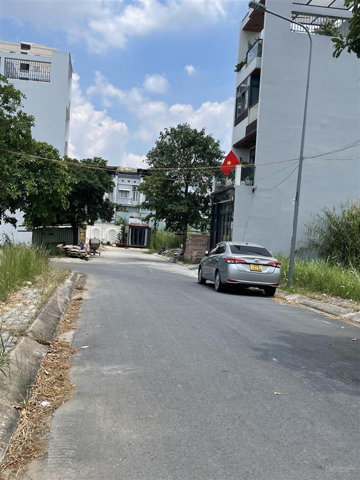 Vị trí đẹp 5x16=80m2 giá 5 tỷ, sổ đẹp 0915 851 ***