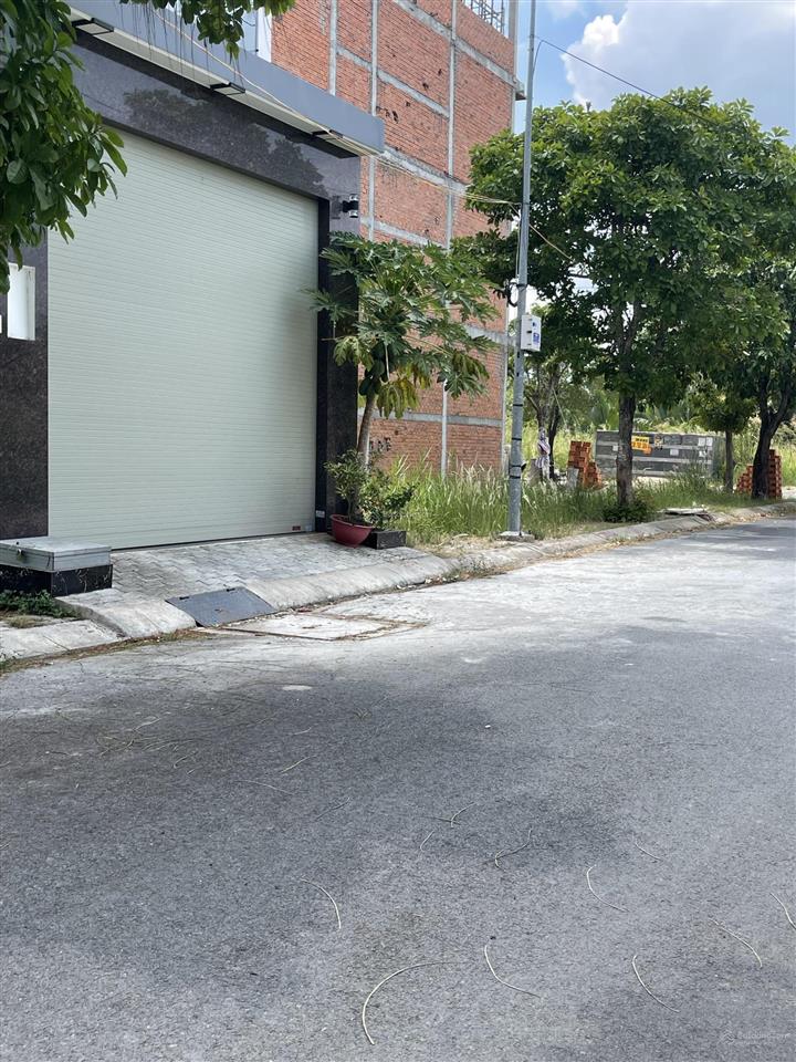 Vị trí đẹp 5x16=80m2 giá 5 tỷ, sổ đẹp 0915 851 ***