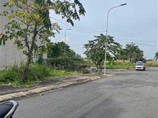 Cắt lỗ bán đất đường lê văn lương, nhà bè 6x20m = 120m2 giá 2.2 tỷ. 0915 851 ***