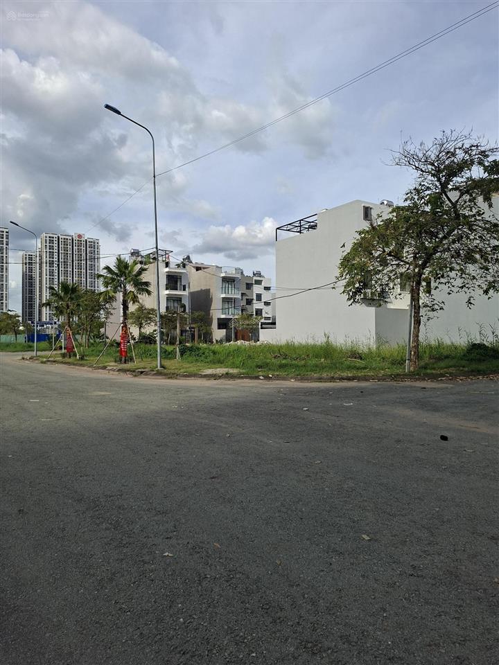 Đất đường đào trí 5x18 .5=90m2 , giá 7 tỷ. 0915 851 ***