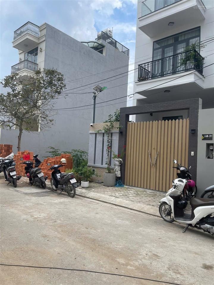 Đất đường đào trí 5x18 .5=90m2 , giá 7 tỷ. 0915 851 ***
