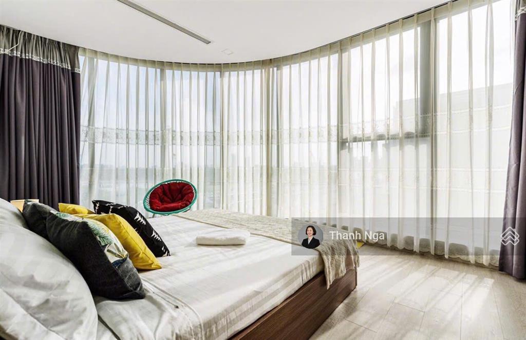 Bán siêu phẩm vinhomes bason 3pn vòng cung hiếm sẵn sh, 2 ban công, view sông tuyệt đẹp