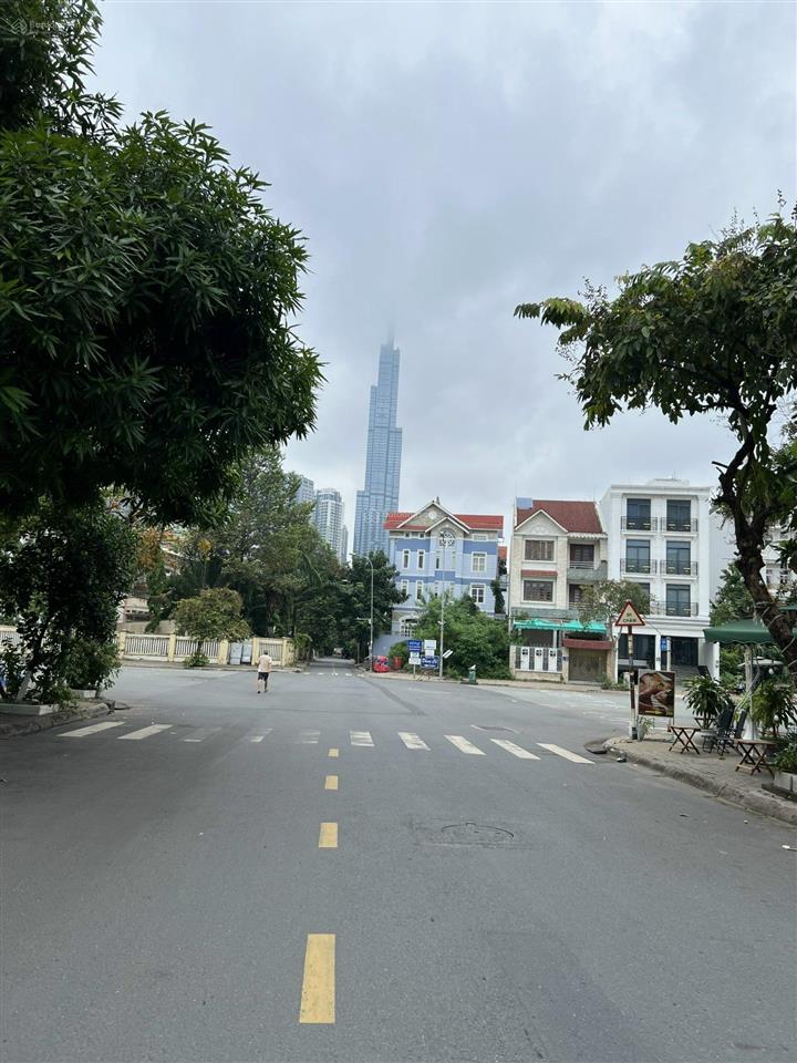 Bán nhà mặt tiền đường 40m, phường bình an