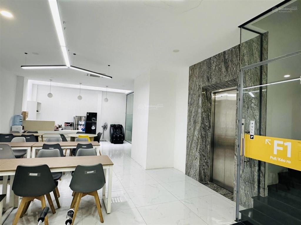 Bán nhà mặt tiền đường 40m, phường bình an