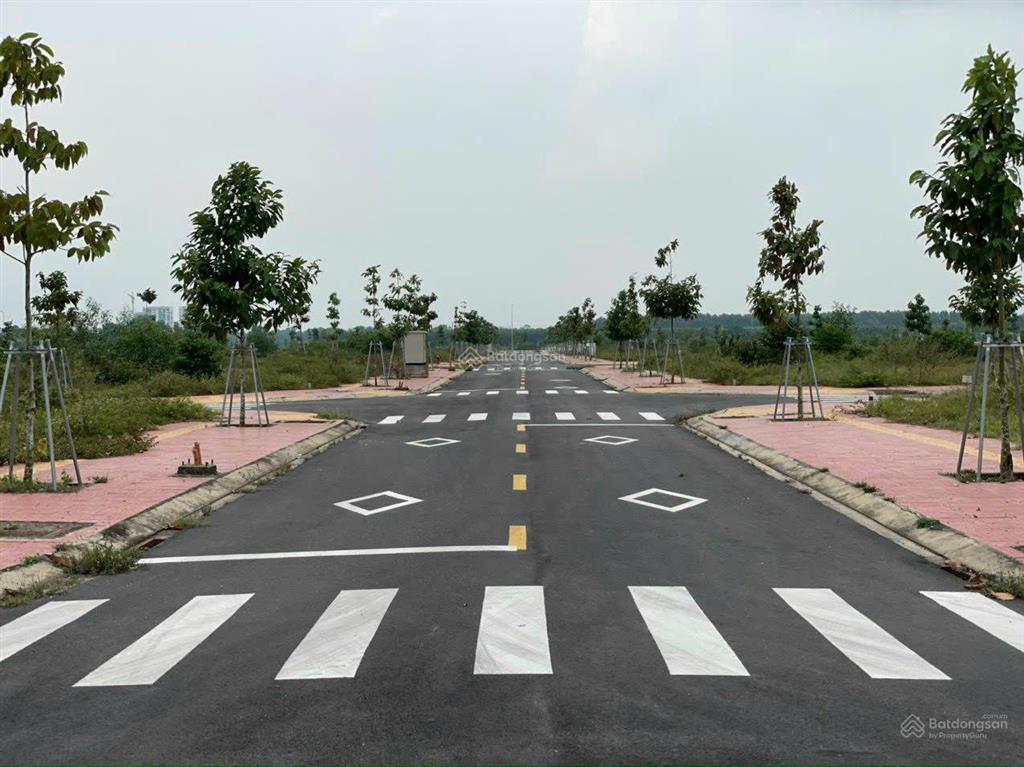 Mega city 2  đất nền tthc nhơn trạch đường 25c giá 1.360 tỷ/nền/110m2 shr  0906 720 ***