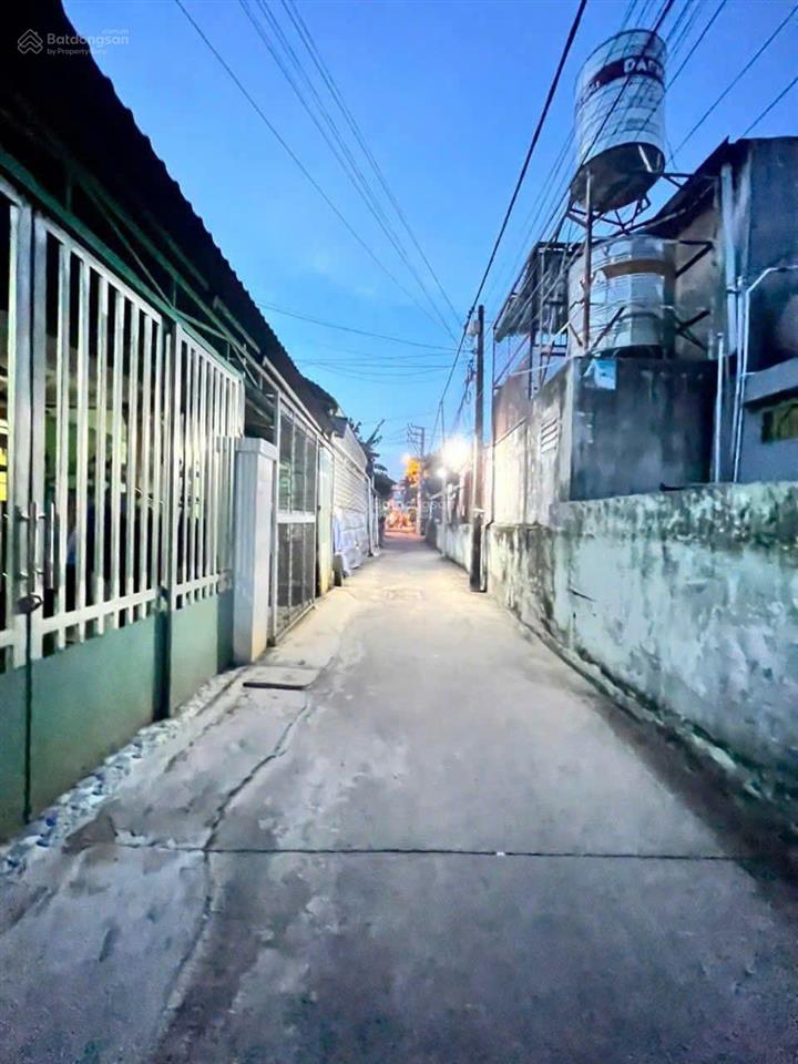 Nhà trệt 1 lầu 4x21m, hẻm lý thường kiệt thị trấn hóc môn cũ này là xã hóc môn, tp. hcm