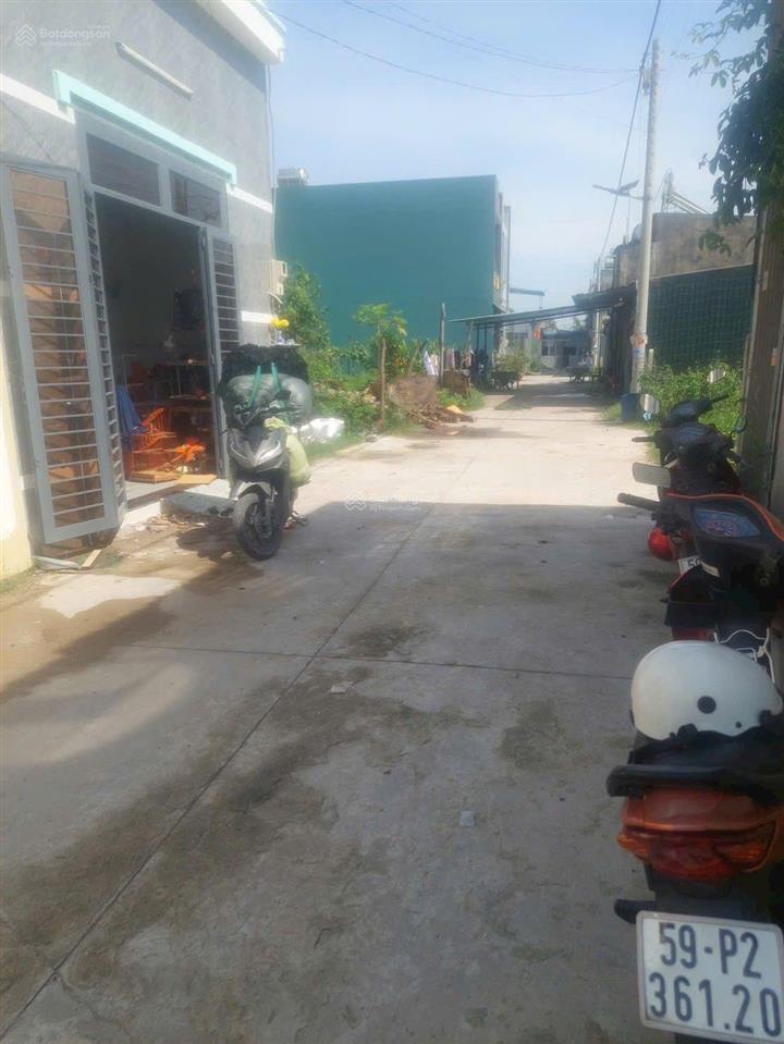 Nhà mới 1 trệt 1 lầu 5x18m, hẻm trương thị như gần ngã tư dương công khi xã xuân thới sơn