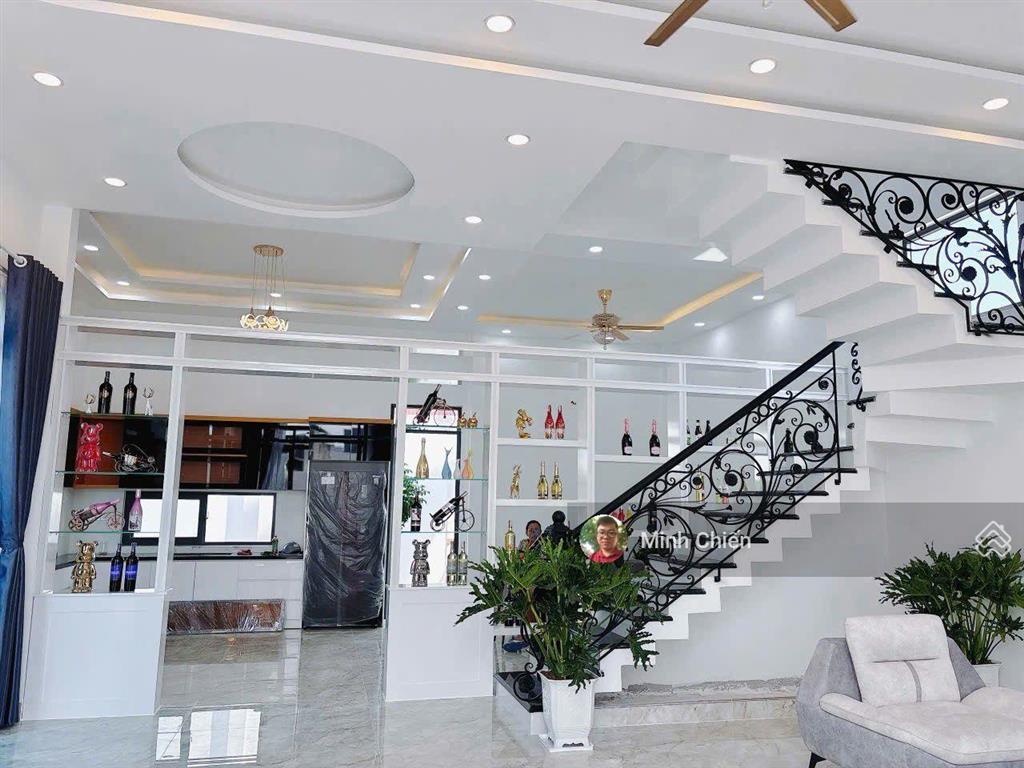 Nhà biệt thự 1 trệt 1 lầu 10x16m, hẻm nhựa 8m, gần dương công khi, ub xã tân hiệp cũ