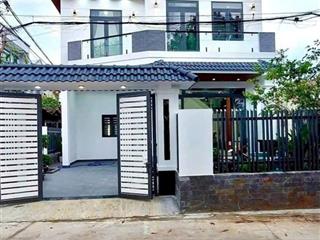 Nhà 1 trệt 1 lầu sân vườn, 10x14m