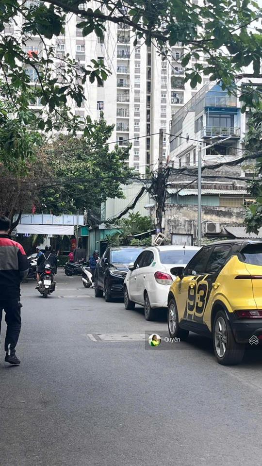 Bán nhà 3 tầng! chỉ 10,9 tỷ  đường ô tô tránh nhau  dt 51m2  đường số 3 phường bình an