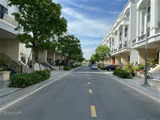 Bán nhà nội thất cao cấp, sang trọng, mặt tiền đường 36 kđt vạn phúc city giá 31 tỷ