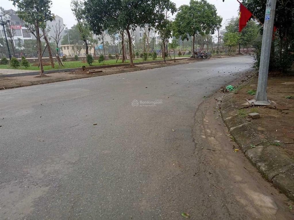 Bán đất dịch vụ đồng đế, dương nội, view vườn hoa. giá tốt nhất