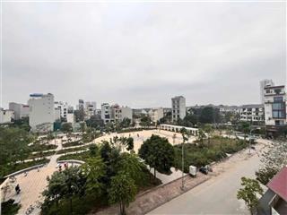 Bán mảnh đất sát aeon dt 50m2. mặt tiền 5,95m. hai mặt thoáng, view geleximco