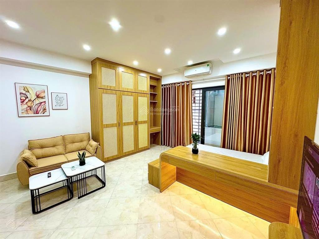 Bán nhà phố quán thánh, diện tích 110m2, mặt tiền 6.8m. ngõ oto dừng đỗ. giá 34.9 tỷ.