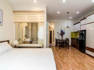 Bán nhà 4.5 tầng ngõ 36 đào tấn, ba đình. diện tích 106m2 x mt 6.3m. oto đỗ cửa.giá đầu tư 26 tỷ.