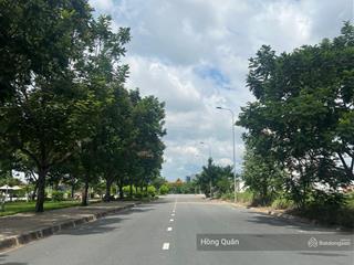 Chuyên nhà phố văn phòng khu đảo kim cương. 8x20m, hầm, 4 tầng. giá 70 tr/tháng. quân 0901 380 ***