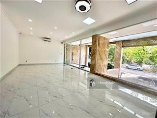 Cho thuê nhà mt trương văn bang, dt 10*22m, hầm, 5 tầng. giá 170tr/th.  quân 0901 380 ***