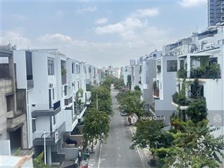 Chính chủ bán nhà phố liên kế mystery villa  đảo kim cương q.2. dt 7x20m, 4 tầng. quân 0901 380 ***