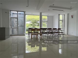 Cho thuê nhà mt trương văn bang, 8x20m, hầm trệt, 3 lầu. giá 90tr/th.  quân 0901 380 ***