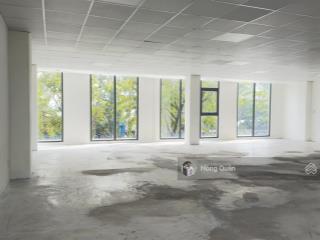 Cho thuê toà nhà văn phòng 12x20m hầm 4 tầng sàn trống có pccc thang máy, máy lạnh. quân 0901 380 ***