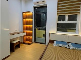 Bán chung cư 3 ngủ lạc long quân  hồ tây