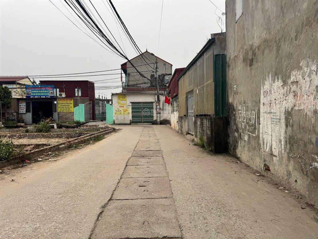 ( siêu hiếm )chỉ hơn 2 tỷ đất kinh doanh trục chính thị trấn quang minh , mê linh , hn